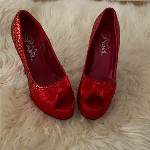Sparkly Red Pumps